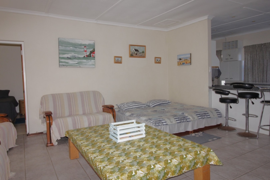 4 Bedroom Property for Sale in Paradise Beach Eastern Cape
